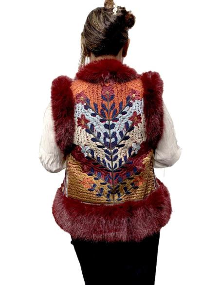 CHALECOS GRANATES Y MULTICOLOR DE PELO ESTILO BOHO | MODA MUJER