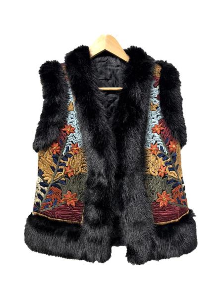 CHALECOS NEGROS Y MULTICOLOR DE PELO ESTILO BOHO | MODA MUJER