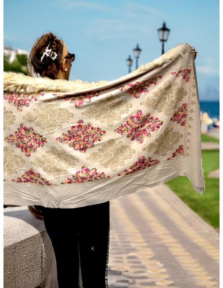 CHALES BEIGE CON ELEGANTE BORDADO PARA INVIERNO | BUFANDAS MUJER