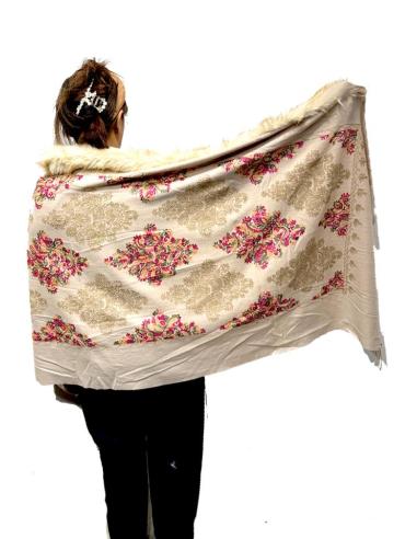 CHALES BEIGE CON ELEGANTE BORDADO PARA INVIERNO | BUFANDAS MUJER