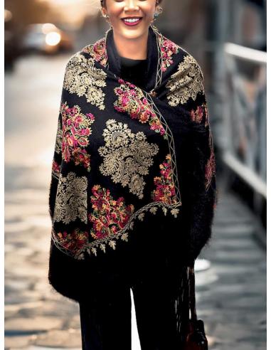 CHALES NEGROS CON BORDADOS Y PELO PARA INVIERNO | BUFANDAS