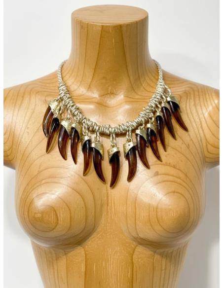 COLLARES CORTOS DE MUJER CON COLMILLOS MARRONES | ESTILO Y MODA