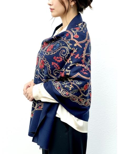 CHALES DE INVIERNO EN AZUL MARINO CON FLORES | PASHMINA MUJER