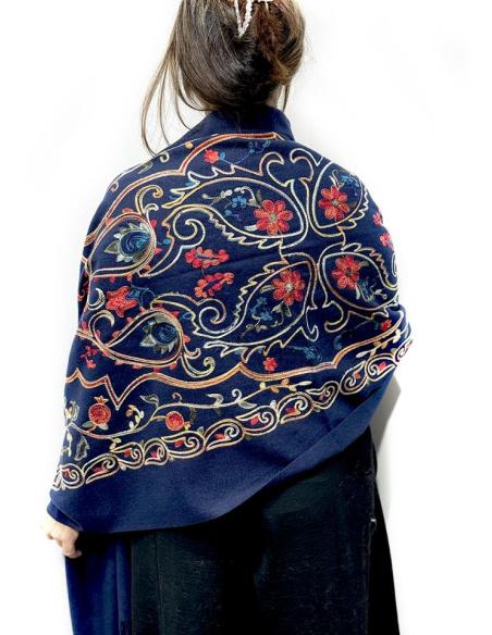 CHALES DE INVIERNO EN AZUL MARINO CON FLORES | PASHMINA MUJER