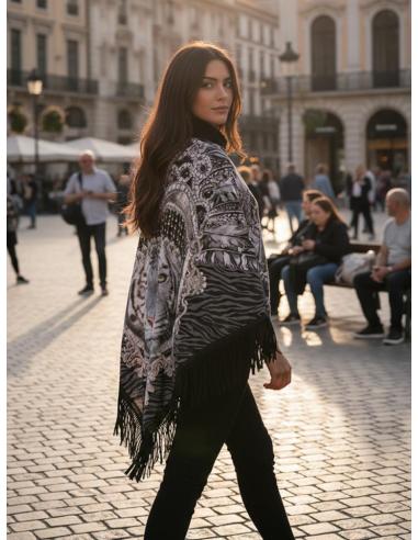 CHALES MUJER NEGROS CON TIGRE BLANCO Y FLECOS | PONCHOS BOHO CHIC