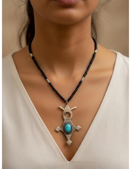 COLLARES NEGROS UNISEX CON CRUZ TUAREG CON TURQUESA | MODA TRIBAL