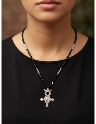 COLLARES NEGROS CORTOS Y CRUZ TUAREG PLATEADA | MUJER BOHO