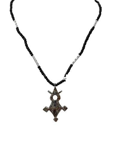 COLLARES NEGROS CORTOS Y CRUZ TUAREG PLATEADA | MUJER BOHO