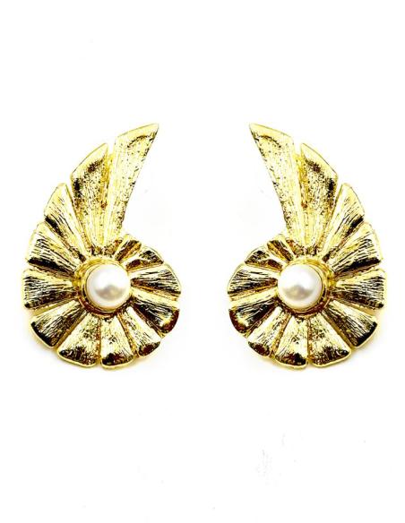 PENDIENTES DORADOS CORTOS CARACOLA CON PERLITA | BODAS DIA Y NOCHE