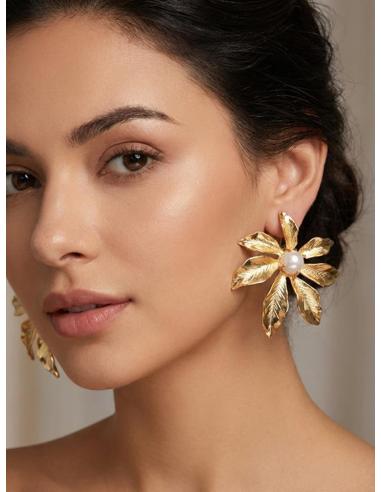 PENDIENTES CORTOS GRANDES FLORES DORADAS Y BLANCAS | INVITADA BODAS