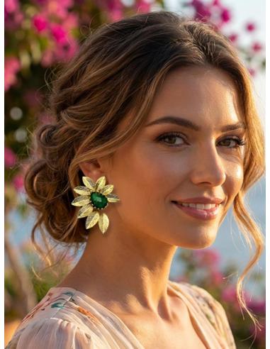 PENDIENTES CORTOS FLOR DORADA Y PIEDRA VERDE OLIVA | INVITADA Y MADRINA