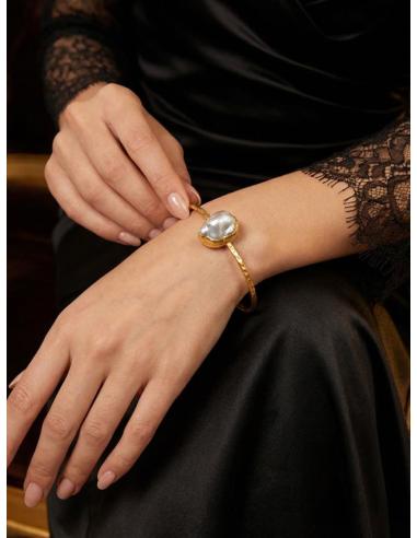PULSERAS MUJER DORADAS CON PERLA BARROCA | BODAS Y BAUTIZOS