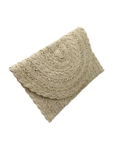BOLSOS PARA EL VERANO BEIGE DISEÑO CARTERA | INVITADA BODAS