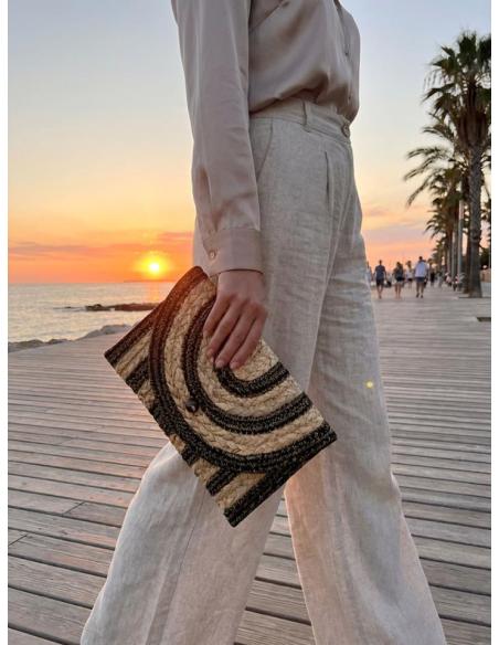 CARTERAS VERANIEGAS DE RAFIA EN NEGRO Y DORADO | BOLSOS MODA