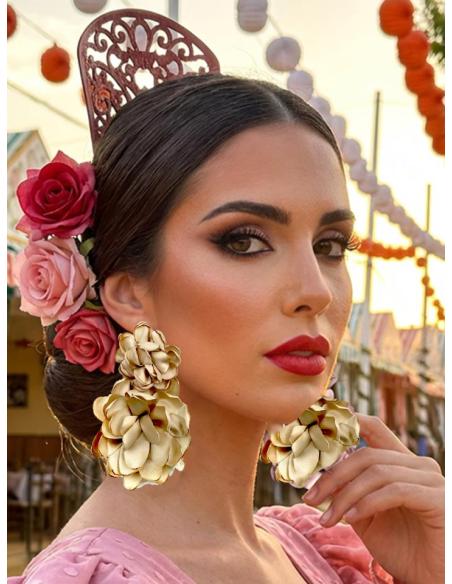 PENDIENTES INVITADA BEIGE FLORES GRANDES DE TELA | ESTILO FLAMENCA