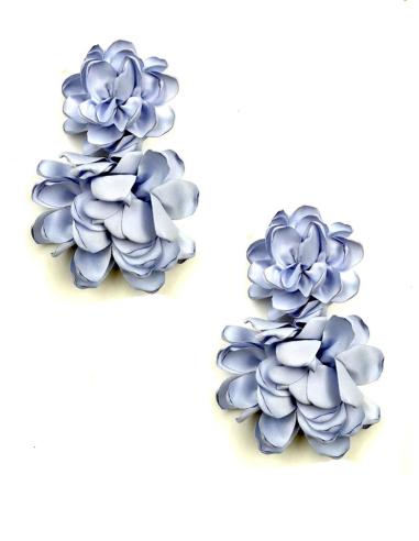 PENDIENTES INVITADA AZULES CLARO DE FLORES DE TELA | ESTILO FLAMENCA