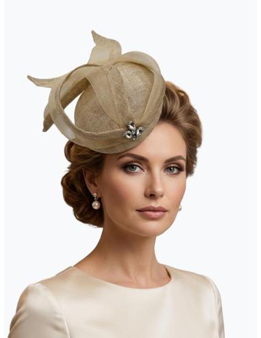 TOCADO INVITADA BODA CASQUETE BEIGE CON PEDRERIA | MADRINA