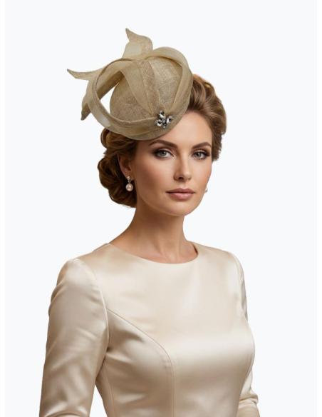 TOCADO INVITADA BODA CASQUETE BEIGE CON PEDRERIA | MADRINA