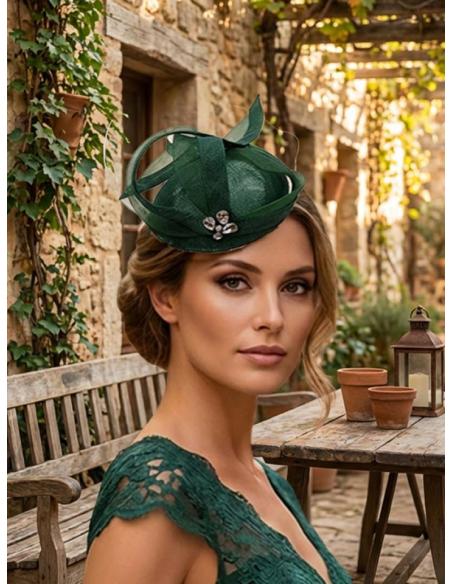 TOCADO INVITADA BODA CASQUETE VERDE CON PEDRERIA | MADRINA