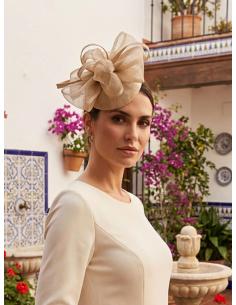 TOCADO BODA BEIGE ORO SOFISTICADO CASQUETE | INVITADA MADRINA