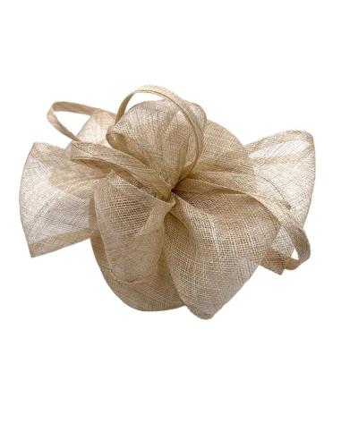TOCADO BODA BEIGE ORO SOFISTICADO CASQUETE | INVITADA MADRINA