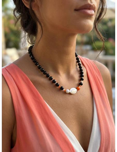 COLLARES DE MUJER NEGROS CORTOS CON CORAL | DE PIEDRA