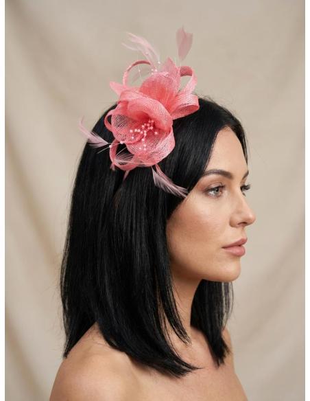 TOCADO INVITADA Y MADRINA DE BODA EN ROSA SALMON | BROCHE COMUNION