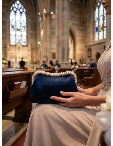 BOLSO INVITADA MADRINA AZUL MARINO BOQUILLA PERLAS | BOLSO DE MANO CON CADENA