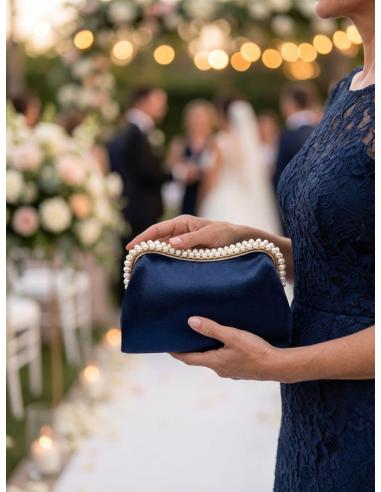 BOLSO INVITADA MADRINA AZUL MARINO BOQUILLA PERLAS | BOLSO DE MANO CON CADENA