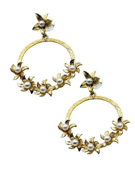 PENDIENTES DE AROS LARGOS DORADOS CON FLOR Y PERLA | MUJER DIA
