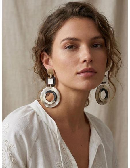 PENDIENTES MUJER LARGOS DE ASTA CON ARO BEIGE | JOYA AFRICA