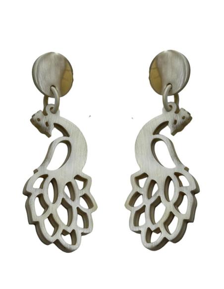 PENDIENTES LARGOS DE PAVO REAL BLANCO CRUDO | JOYA AFRICA DE ASTA