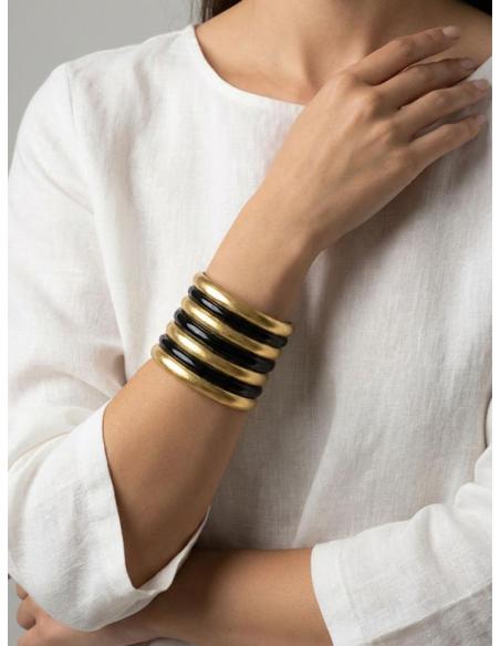 PULSERAS ANCHAS DE MUJER BRAZALETE NEGRO Y DORADO | LOOK CASUAL