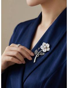 BROCHES MUJER FLOR MADREPERLA | MADRINA E INVITADA BODA 2