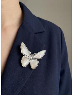 BROCHES NACAR PARA BAUTIZO Y BODA MARIPOSA BLANCA | CASUAL Y ELEGANTE 2
