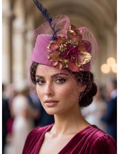 TOCADO CASQUETE RAFIA BUGAMBILIA CON FLOR Y PLUMA | INVITADA BODA COMUNION 2