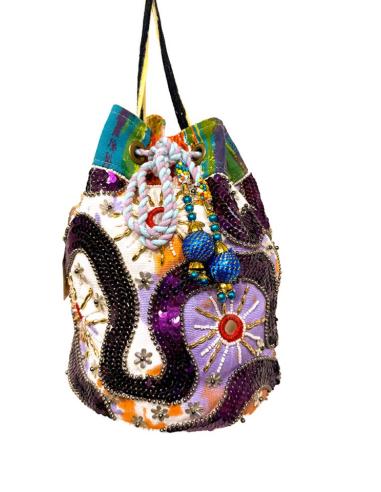 BOLSO BANDOLERA WAYUU MORADO Y NARANJA