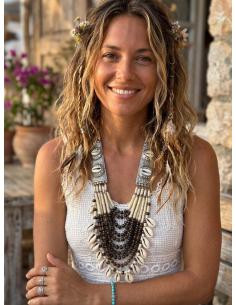 COLLARES LARGOS BLANCOS Y MARRONES CON CONCHAS | PIEDRA Y HUESO 2