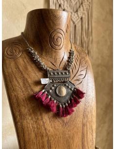 COLLAR AFGANO PLATEADO CON BORLAS FUCSIAS | ESTILO BOHO CHIC