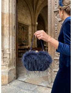 CLUTCH DE FIESTA AZUL MARINO CON PLUMAS 2
