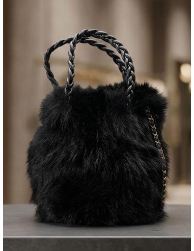 BOLSO NEGRO DE PELO EFECTO VISON Y ASAS CORTAS PARA INVIERNO | MODA ELEGANTE MUJER