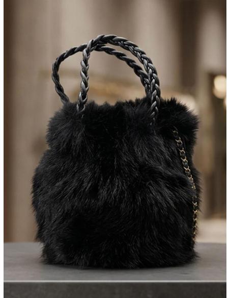 BOLSO NEGRO DE PELO EFECTO VISON Y ASAS CORTAS PARA INVIERNO | MODA ELEGANTE MUJER
