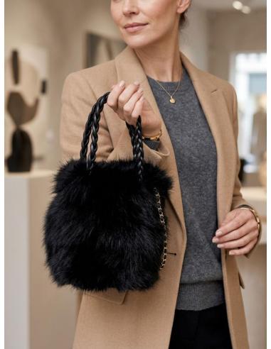 BOLSO NEGRO DE PELO EFECTO VISON Y ASAS CORTAS PARA INVIERNO | MODA ELEGANTE MUJER