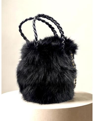BOLSO NEGRO DE PELO EFECTO VISON Y ASAS CORTAS PARA INVIERNO | MODA ELEGANTE MUJER