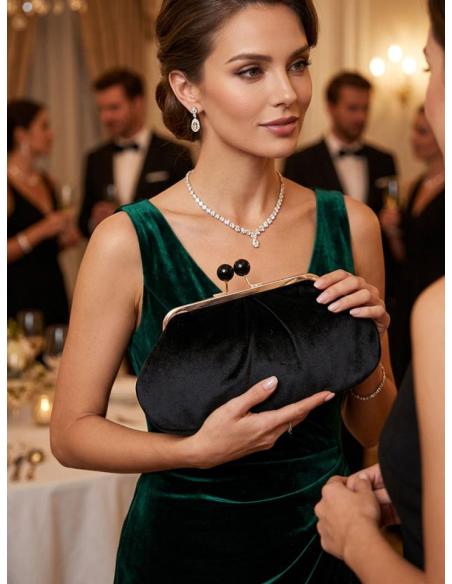 BOLSO DE INVITADA TERCIO PELO OTOÑO INVIERNO COLOR NEGRO BOQUILLA VINTAGE DORADA