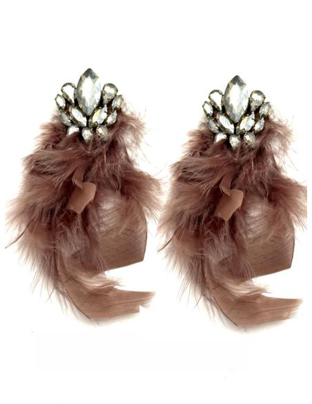 PENDIENTE COLOR TAUPE CRISTAL FIESTA Y PLUMAS | INVITADA EVENTO