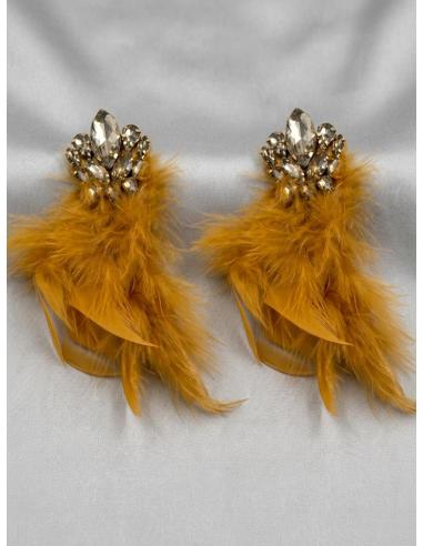 PENDENTES FIESTA CHIC LARGOS DE PLUMAS EN MOSTAZA | INVITADA MODA URBANA NOCHE